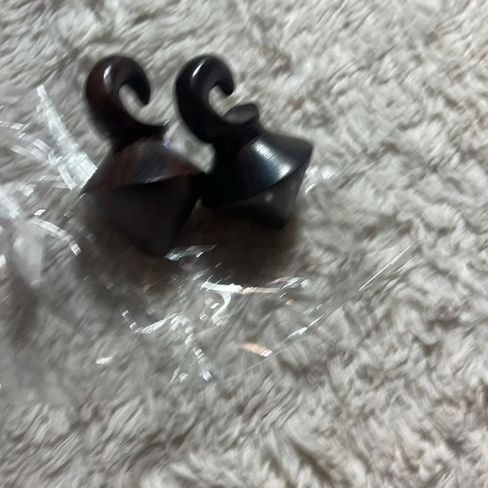 Dangling ear weights, plug multiple sizes availableNEW - Picture 3 of 3